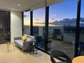 St Leonards 1 Bed Prime Location & Views, Sydney